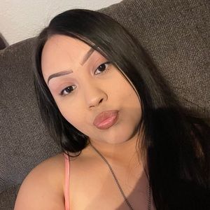 Meet your Posher, Desiree